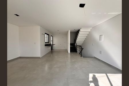 Casa à venda com 206m², 3 quartos e 2 vagas Casa à venda com 206m², 3 quartos e 2 vagasSala