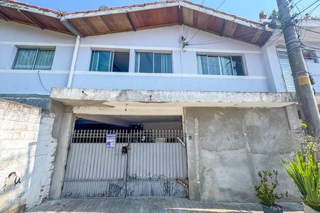 Casa para alugar com 48m², 1 quarto e sem vaga Casa para alugar com 48m², 1 quarto e sem vagaFachada e Placa