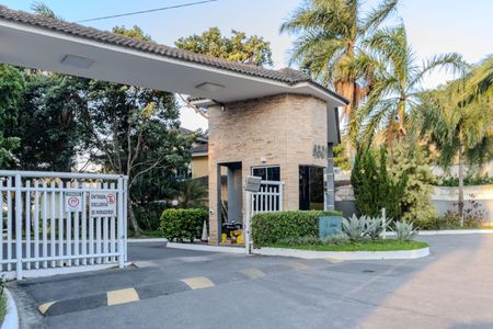 Casa de condomínio para alugar com 600m², 6 quartos e 4 vagasFachada e portaria