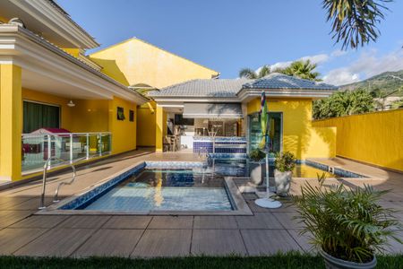 Casa de condomínio para alugar com 600m², 6 quartos e 4 vagasÁrea comum - Piscina