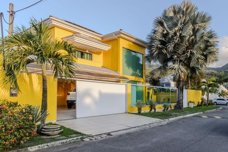 Casa de condomínio para alugar com 600m², 6 quartos e 4 vagasFachada