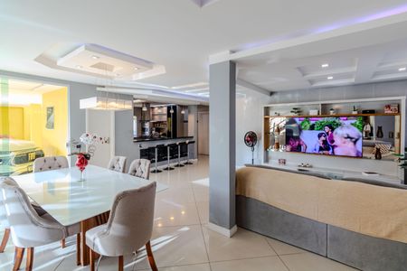 Casa de condomínio para alugar com 600m², 6 quartos e 4 vagasSala de Jantar