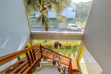 Casa de condomínio para alugar com 600m², 6 quartos e 4 vagasEscada