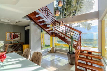 Casa de condomínio para alugar com 600m², 6 quartos e 4 vagasSala