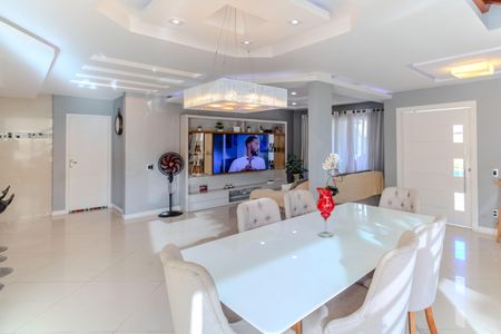 Casa de condomínio para alugar com 600m², 6 quartos e 4 vagasSala