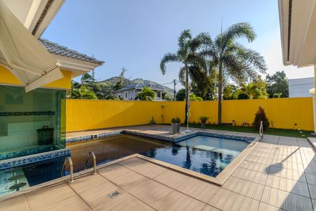 Casa de condomínio para alugar com 600m², 6 quartos e 4 vagasÁrea comum - Piscina