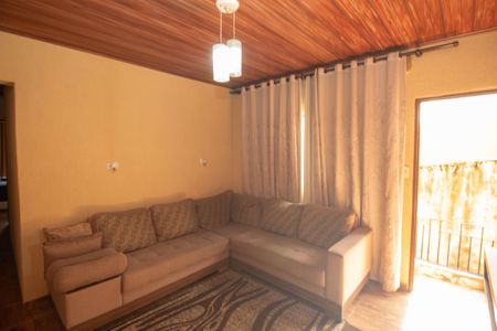 Casa à venda com 270m², 4 quartos e 2 vagasSala