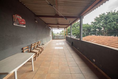 Casa à venda com 270m², 4 quartos e 2 vagasVaranda