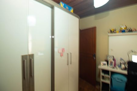 Casa à venda com 270m², 4 quartos e 2 vagasQuarto 1