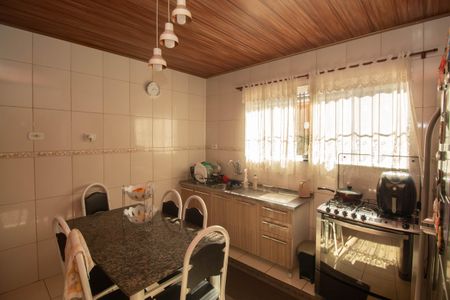 Casa à venda com 270m², 4 quartos e 2 vagasCozinha