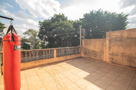Casa à venda com 270m², 4 quartos e 2 vagasVaranda