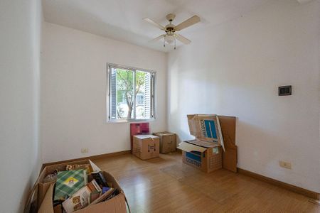 Sala 2 de apartamento à venda com 2 quartos, 67m² em Vila Madalena, São Paulo