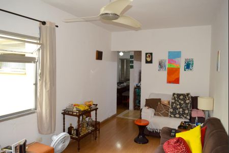 Apartamento à venda com 67m², 2 quartos e 1 vagaSala