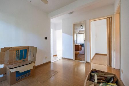 Sala 2 de apartamento à venda com 2 quartos, 67m² em Vila Madalena, São Paulo