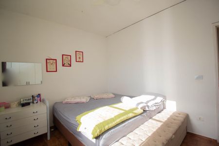 Casa à venda com 300m², 3 quartos e 2 vagas Casa à venda com 300m², 3 quartos e 2 vagasQuarto 2