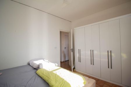 Casa à venda com 300m², 3 quartos e 2 vagas Casa à venda com 300m², 3 quartos e 2 vagasQuarto 2