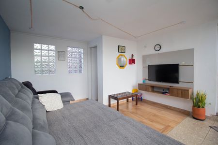 Casa à venda com 300m², 3 quartos e 2 vagas Casa à venda com 300m², 3 quartos e 2 vagasSala de TV