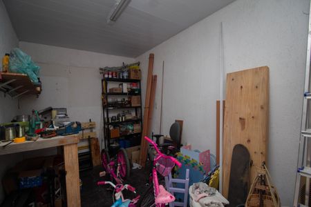 Casa à venda com 300m², 3 quartos e 2 vagas Casa à venda com 300m², 3 quartos e 2 vagasEdícula