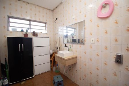 Casa à venda com 300m², 3 quartos e 2 vagas Casa à venda com 300m², 3 quartos e 2 vagasBanheiro 1