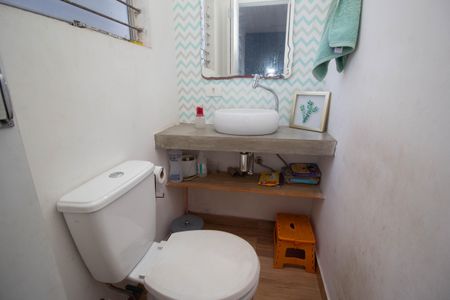 Casa à venda com 300m², 3 quartos e 2 vagas Casa à venda com 300m², 3 quartos e 2 vagasLavabo