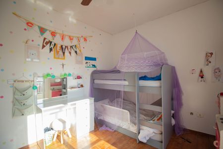 Casa à venda com 300m², 3 quartos e 2 vagas Casa à venda com 300m², 3 quartos e 2 vagasQuarto 1