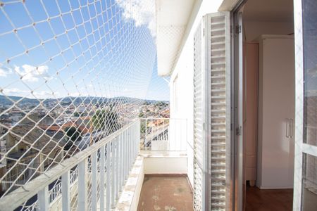 Casa à venda com 300m², 3 quartos e 2 vagas Casa à venda com 300m², 3 quartos e 2 vagasVaranda Quarto 1