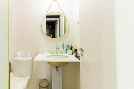 Apartamento à venda com 69m², 2 quartos e 1 vaga Apartamento à venda com 69m², 2 quartos e 1 vagaBanheiro