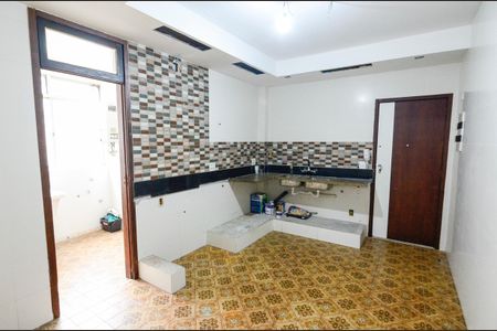 Apartamento à venda com 125m², 4 quartos e 2 vagasCozinha