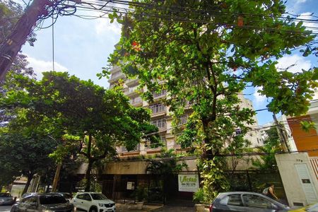 Apartamento à venda com 125m², 4 quartos e 2 vagasFachada