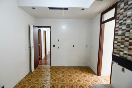 Apartamento à venda com 125m², 4 quartos e 2 vagasCozinha