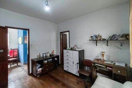 Casa à venda com 231m², 4 quartos e 4 vagas Casa à venda com 231m², 4 quartos e 4 vagasQuarto