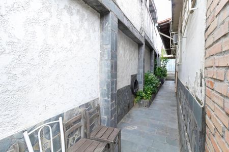 Casa à venda com 231m², 4 quartos e 4 vagas Casa à venda com 231m², 4 quartos e 4 vagasCorredor