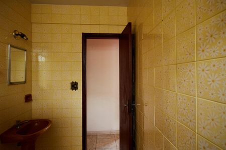 Apartamento para alugar com 68m², 2 quartos e sem vagaBanheiro