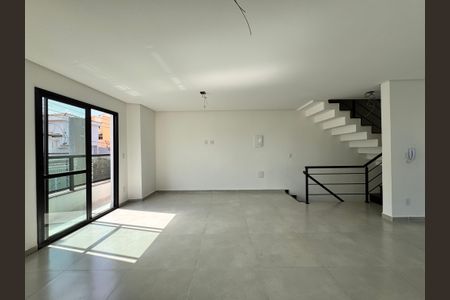 Casa para alugar com 227m², 3 quartos e 2 vagas Casa para alugar com 227m², 3 quartos e 2 vagasSala