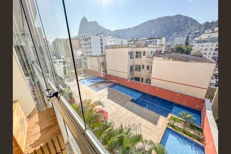 Apartamento à venda com 102m², 4 quartos e 2 vagasVaranda