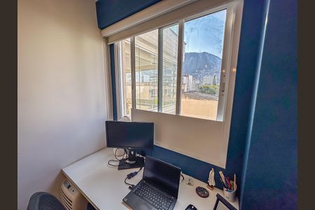 Apartamento à venda com 102m², 4 quartos e 2 vagasEscritório