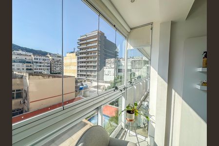 Apartamento à venda com 102m², 4 quartos e 2 vagasSuíte