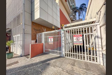 Apartamento à venda com 102m², 4 quartos e 2 vagasFachada