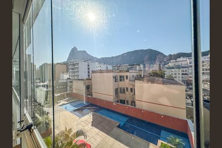 Apartamento à venda com 102m², 4 quartos e 2 vagasVaranda