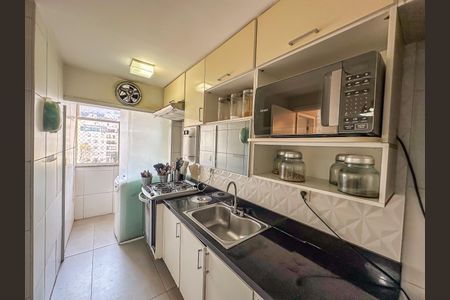 Apartamento à venda com 102m², 4 quartos e 2 vagasCozinha