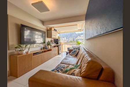 Apartamento à venda com 102m², 4 quartos e 2 vagasSala