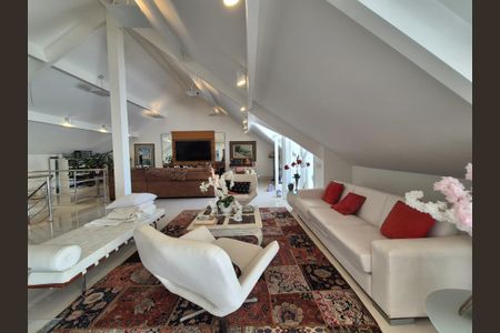 Casa para alugar com 536m², 4 quartos e 2 vagasSótão