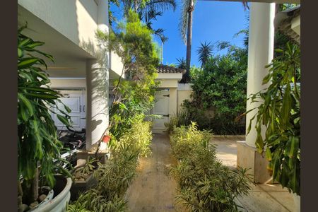 Casa para alugar com 536m², 4 quartos e 2 vagasEntrada