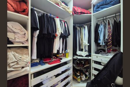 Casa para alugar com 536m², 4 quartos e 2 vagasCloset da suíte 3