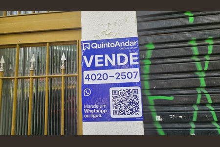 Casa à venda com 304m², 3 quartos e 2 vagasFachada e Placa