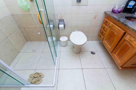 Casa à venda com 304m², 3 quartos e 2 vagasBanheiro 