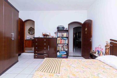 Casa à venda com 304m², 3 quartos e 2 vagasSuíte
