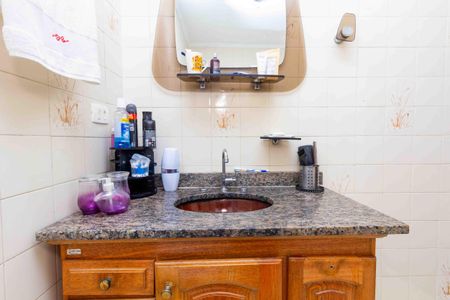 Casa à venda com 304m², 3 quartos e 2 vagasBanheiro 