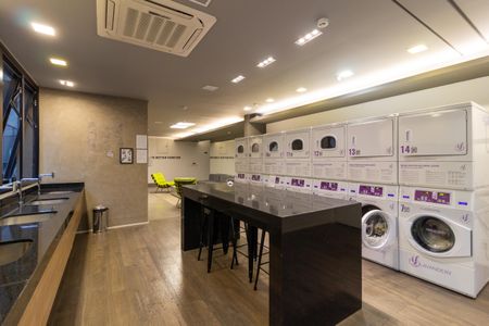 Studio para alugar com 33m², 1 quarto e 1 vaga Studio para alugar com 33m², 1 quarto e 1 vagaÁrea Comum - Lavanderia
