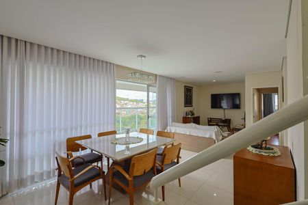 Apartamento para alugar com 240m², 4 quartos e 3 vagasSala